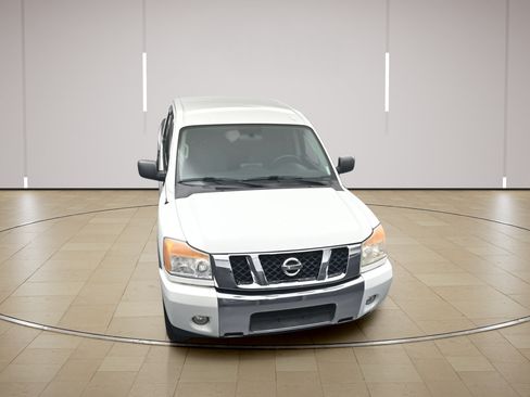 Used 2015 Nissan Titan SV w/ SV Value Truck Package RWD image 25