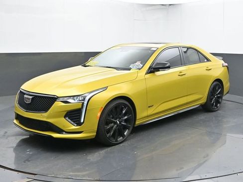 Used 2024 Cadillac CT4 V w/ LPO, ONYX Package image 6