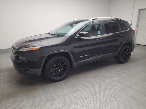 Used 2016 Jeep Cherokee Latitude w/ Safety/Convenience Group FWD image 2