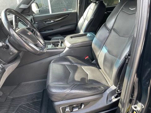 Used 2019 Cadillac Escalade Platinum AWD/4WD image 13