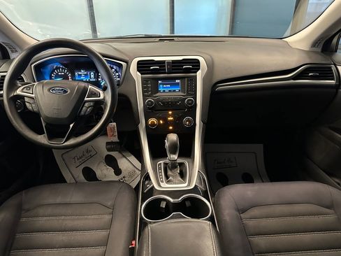Used 2015 Ford Fusion SE FWD image 9