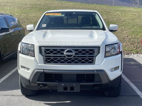 Used 2022 Nissan Frontier SV image 3
