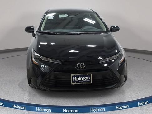 Certified 2025 Toyota Corolla LE FWD image 2