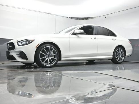 Used 2022 Mercedes-Benz E 450 4MATIC Sedan image 31