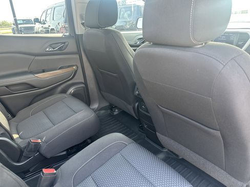 Used 2023 GMC Acadia SLE w/ Driver Convenience Package image 27