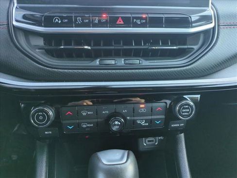 Used 2024 Jeep Compass Trailhawk image 15