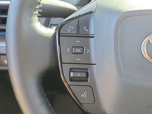 Used 2025 Toyota Prius XLE image 29