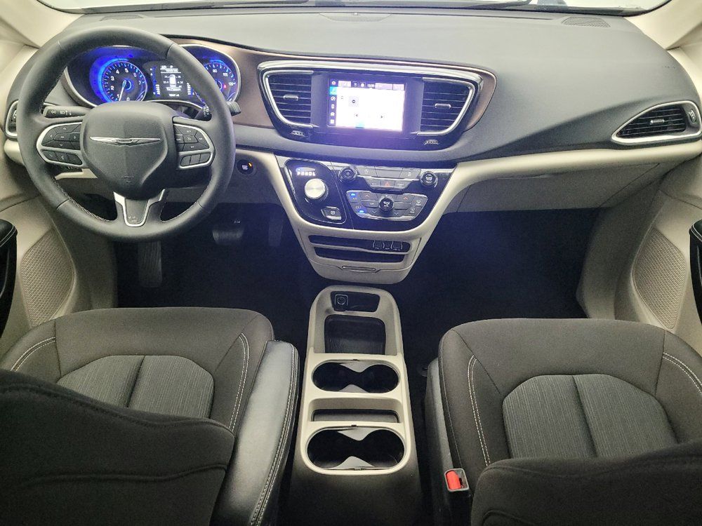 Used 2022 Chrysler Voyager LX FWD image 22