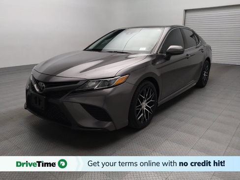 Used 2019 Toyota Camry SE image 1