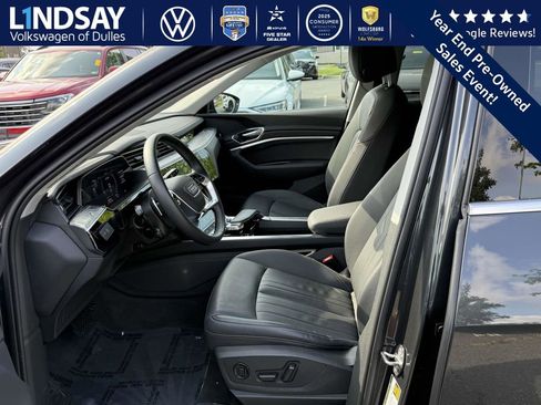 Used 2022 Audi e-tron Premium image 10
