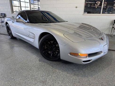 Used 2002 Chevrolet Corvette Coupe w/ Preferred Equipment Group2 image 2