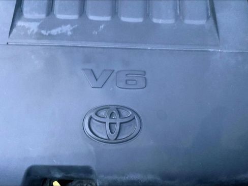 Used 2015 Toyota Highlander LE image 30