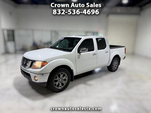 Used 2019 Nissan Frontier SL RWD image 1
