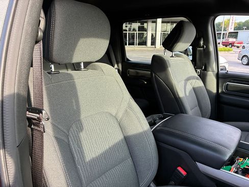 Used 2024 RAM 1500 Big Horn RWD image 31
