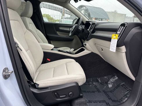 New 2026 Volvo XC40 B5 Plus w/ Protection Package Premier image 10