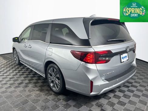 New 2026 Honda Odyssey Touring image 4