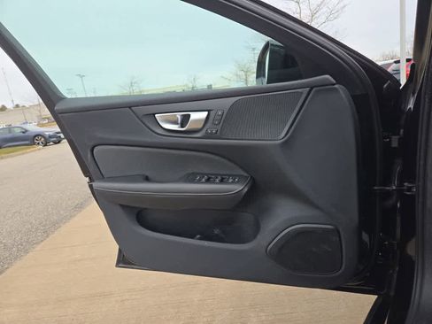 Used 2024 Volvo S60 B5 Plus image 18