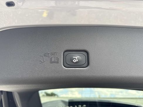 New 2026 Lincoln Nautilus Premier AWD/4WD image 12
