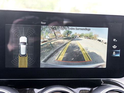 Used 2022 Mercedes-Benz GLC 300 4MATIC image 24