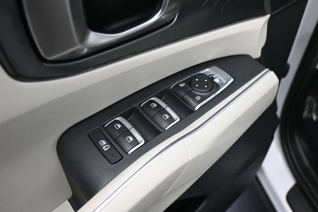 Used 2023 Kia Sorento S w/ Panoramic Sunroof Package FWD image 14