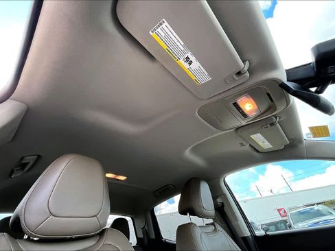 Used 2017 GMC Canyon SLT w/ Driver Alert Package image 14