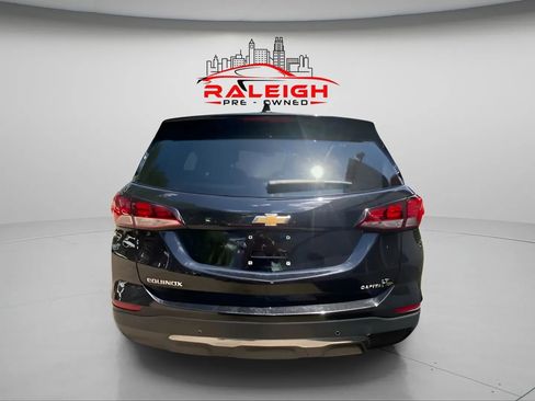 Used 2022 Chevrolet Equinox LT w/ Driver Convenience Package image 10