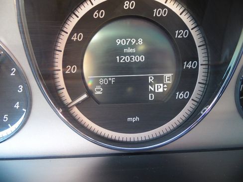 Used 2011 Mercedes-Benz E 350 Sedan image 9