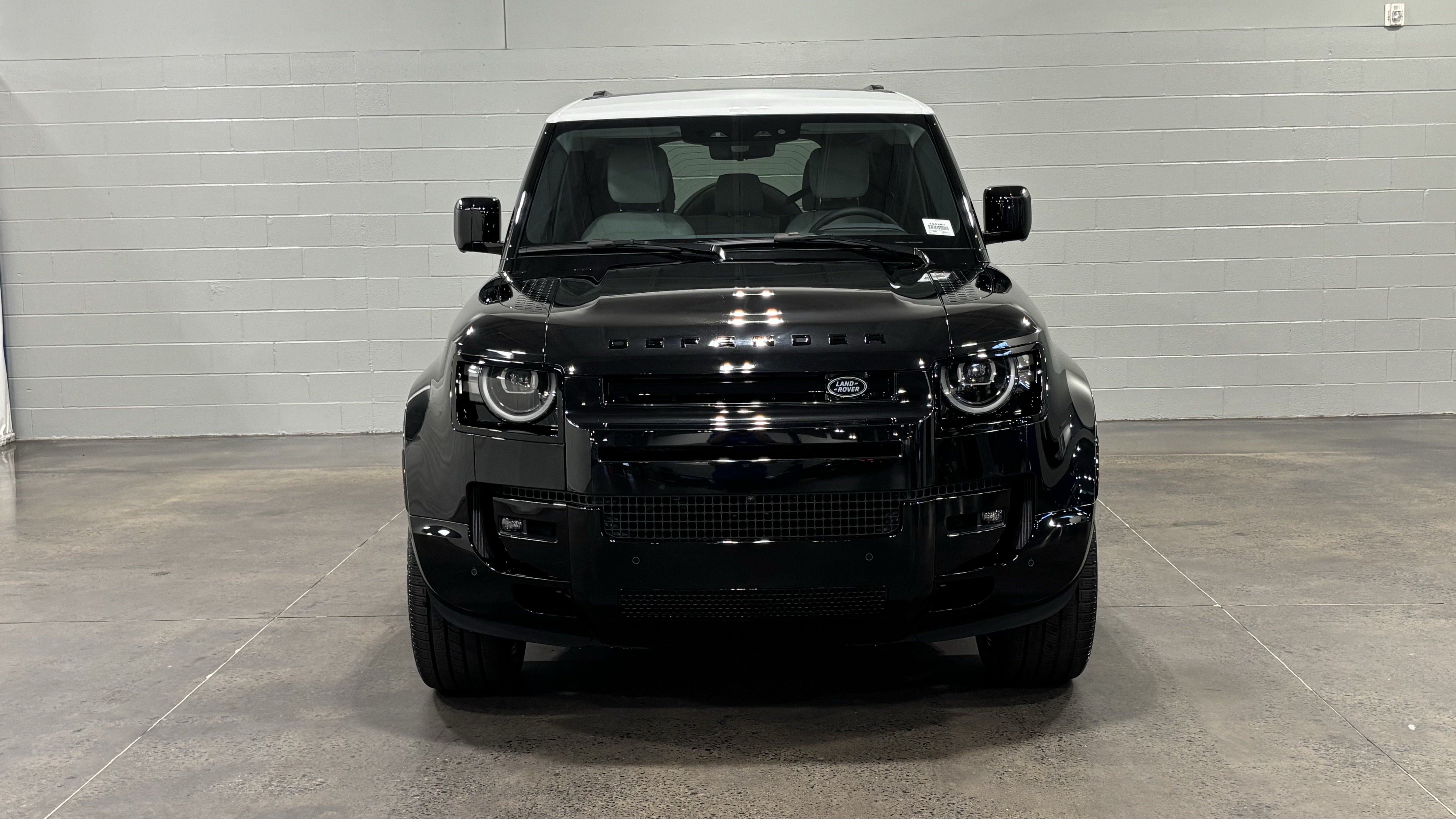 New 2026 Land Rover Defender 110 X-Dynamic SE AWD/4WD image 9