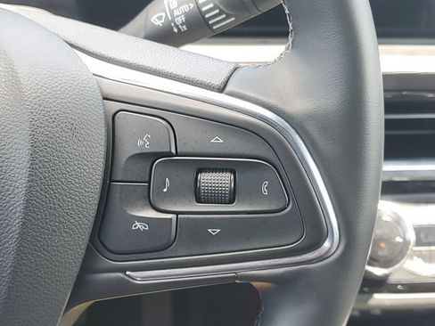 Used 2025 Buick Envista Sport Touring w/ Convenience I Package FWD image 23