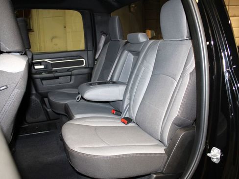 Used 2024 RAM 2500 Big Horn image 25