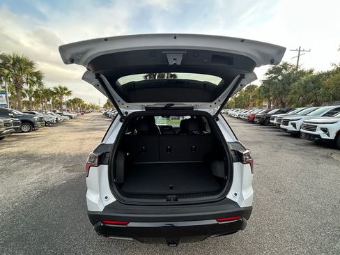 New 2026 Chevrolet Equinox RS FWD image 11