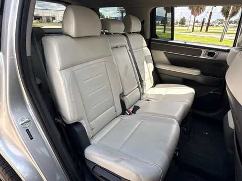 Used 2024 Hyundai Santa Fe Limited FWD image 15
