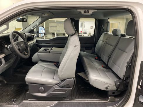 New 2026 Ford F250 XL w/ XL Chrome Package image 12