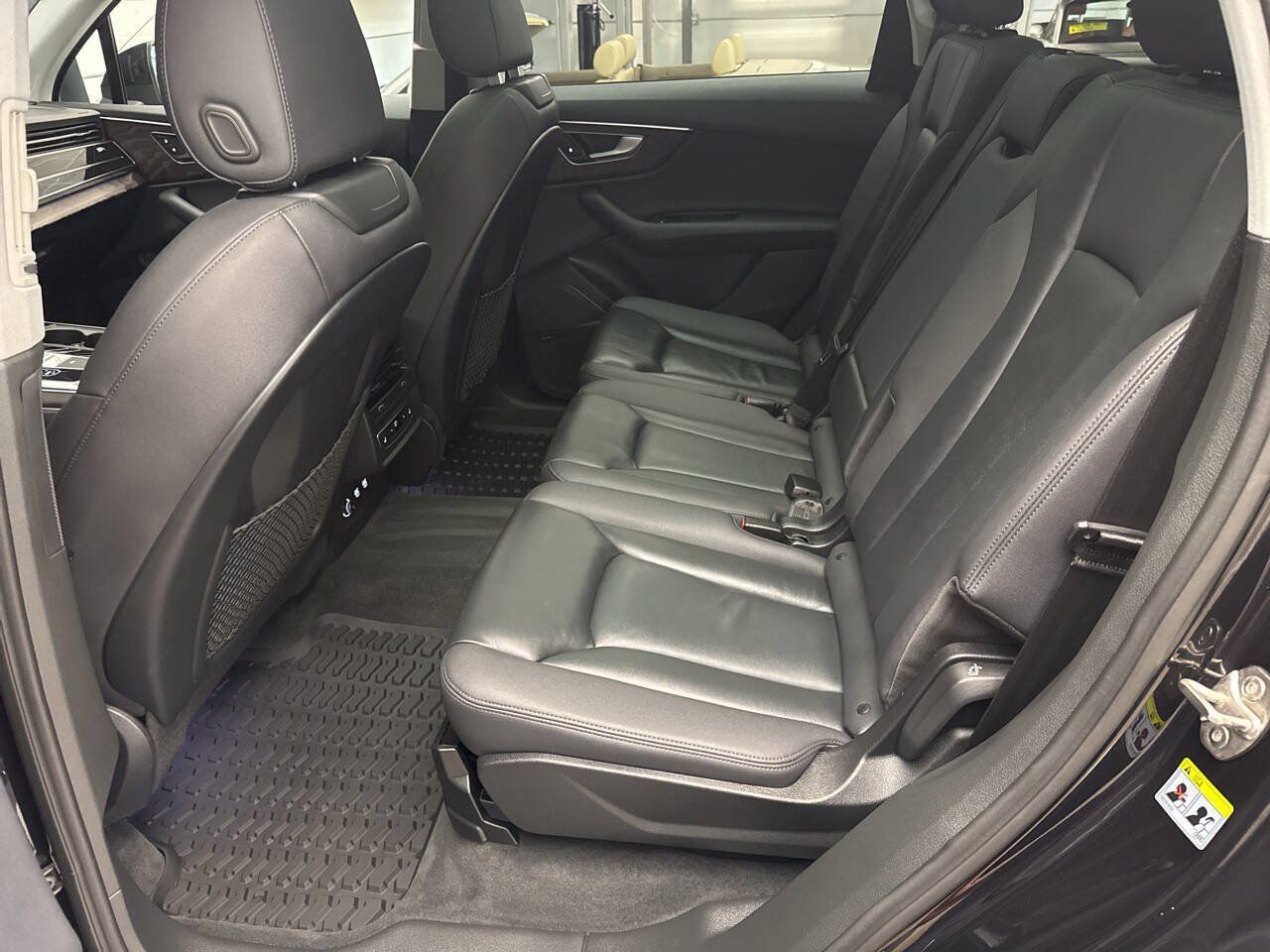 Used 2020 Audi Q7 3.0T Premium Plus w/ Premium Plus Package AWD/4WD image 18