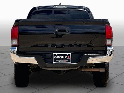 Used 2020 Toyota Tacoma SR5 RWD image 5