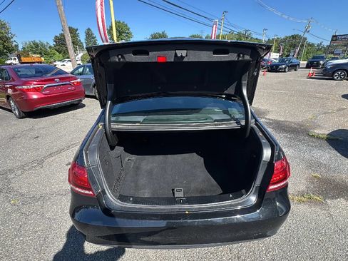 Used 2014 Mercedes-Benz E 350 4MATIC Sedan image 17