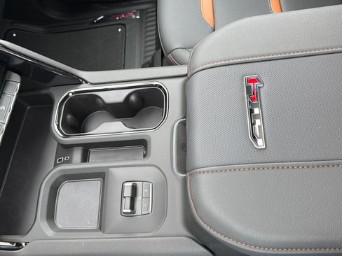 New 2026 GMC Sierra 2500 AT4 w/ AT4 Premium Plus Package AWD/4WD image 28