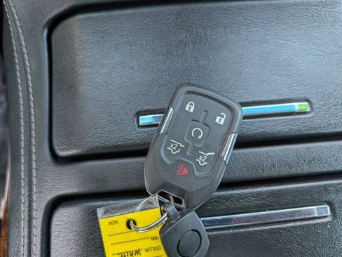 Used 2019 Chevrolet Suburban Premier image 17