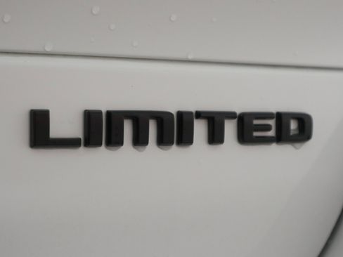 New 2025 Jeep Grand Cherokee L Limited w/ Black Appearance Package image 40