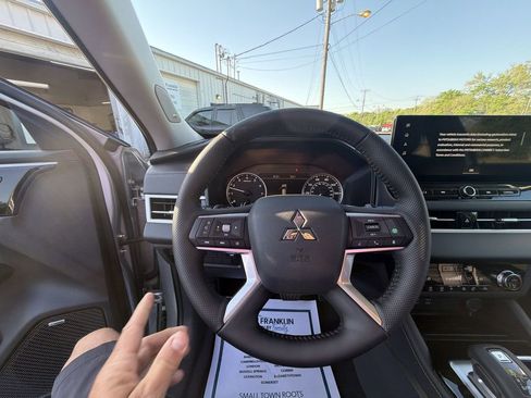 New 2026 Mitsubishi Outlander SE AWD/4WD image 14