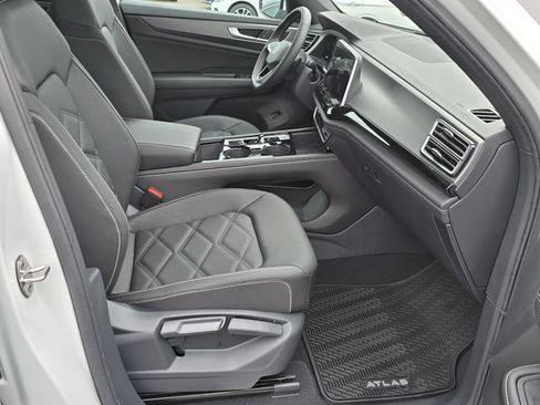 New 2026 Volkswagen Atlas Cross Sport SE AWD/4WD image 41