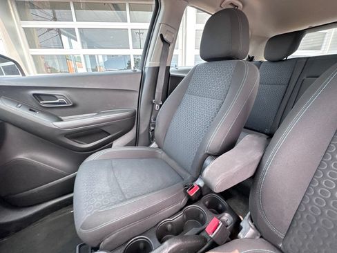 Used 2016 Chevrolet Trax LS AWD/4WD image 23