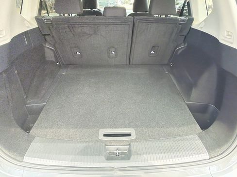 Used 2024 Nissan Rogue SV FWD image 12