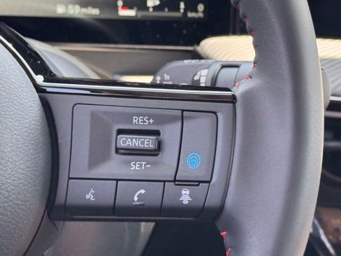 New 2025 Nissan Kicks SR image 12