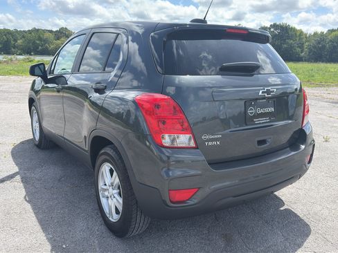 Used 2020 Chevrolet Trax LS w/ Tint and Cruise Package FWD image 5