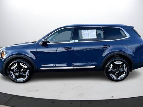 Used 2025 Kia Telluride EX w/ EX Captain's Chair Package image 5