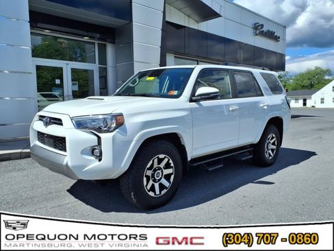 Used 2024 Toyota 4Runner TRD Off-Road Premium image 3