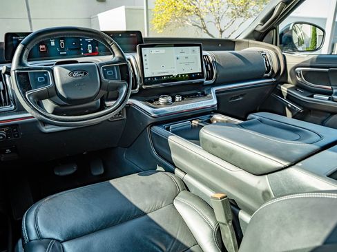 Used 2025 Ford Expedition Max Platinum w/ Stealth Appearance Package AWD/4WD image 39