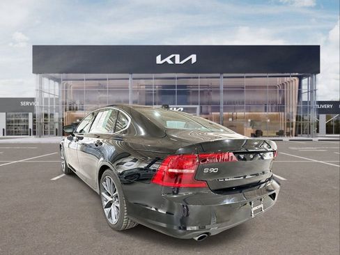 Used 2018 Volvo S90 T5 Momentum w/ Convenience Package image 6