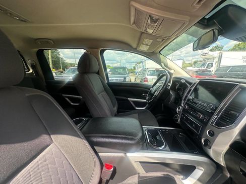 Used 2021 Nissan Titan SV w/ SV Convenience Package image 20